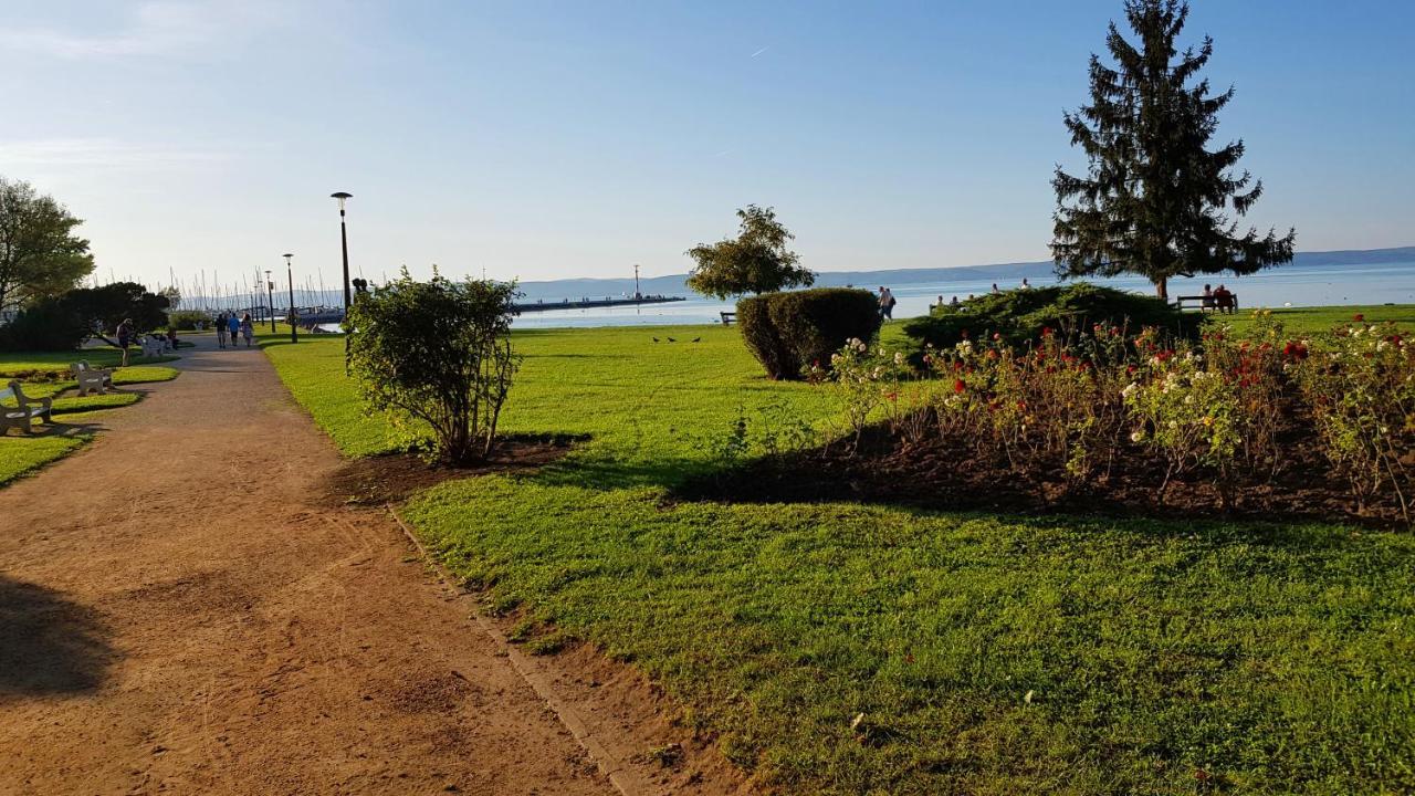 Napsugar Villa B Шіофок Екстер'єр фото