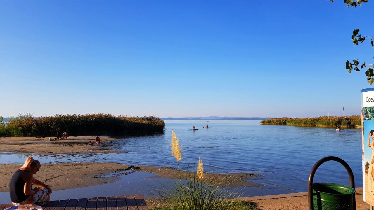 Napsugar Villa B Шіофок Екстер'єр фото