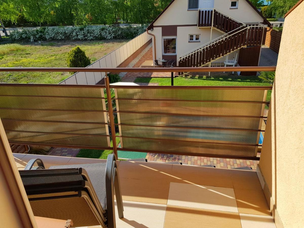 Napsugar Villa B Шіофок Екстер'єр фото